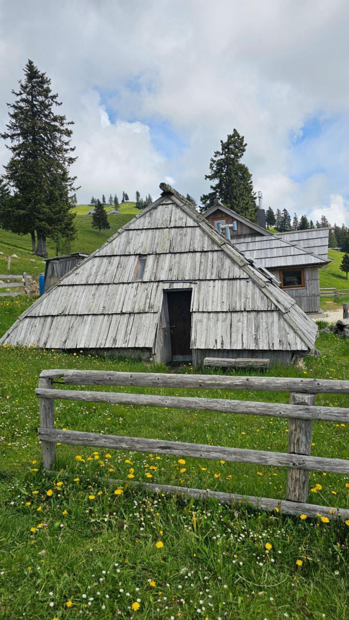 Koca Na Pirco'v - Gojska Planina Chalet *