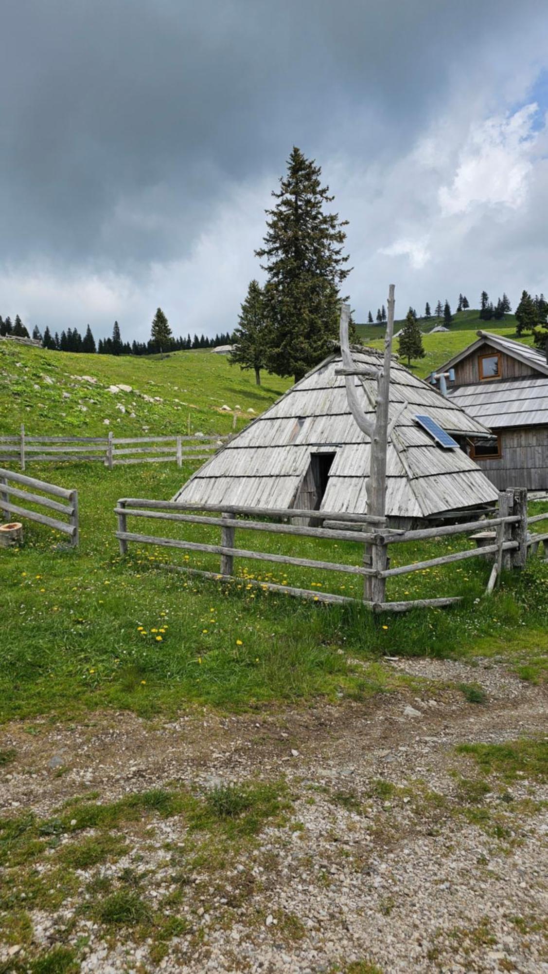 Koca Na Pirco'v - Gojska Planina Chalet *